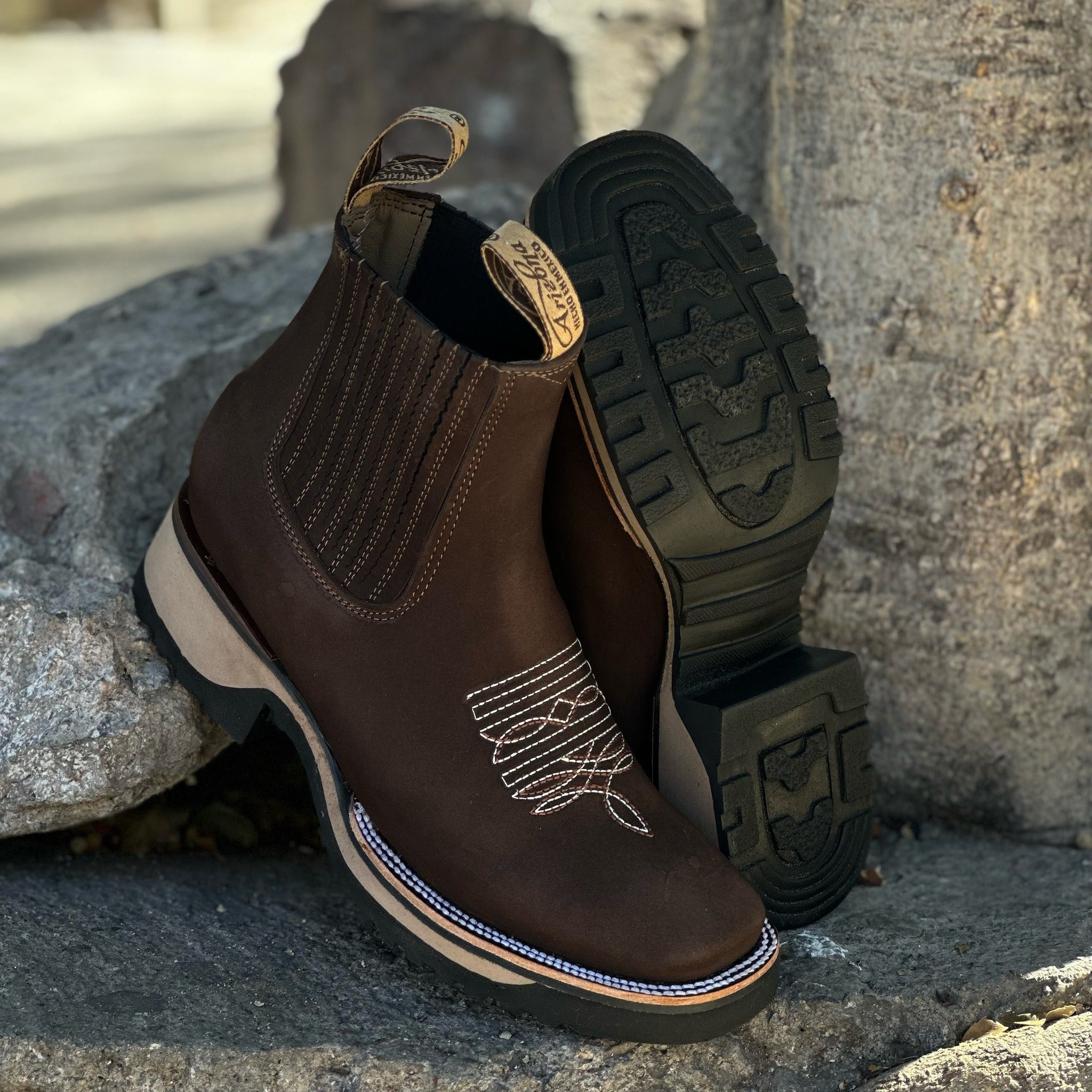 Apolline – Nadčasové a Elegantní Kovbojské Boty