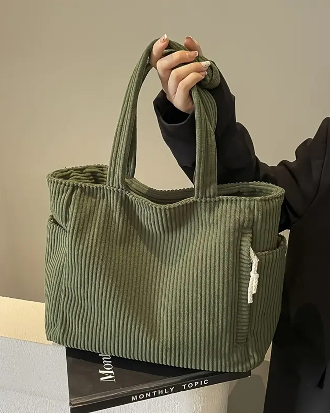 Fialová | Hřebenová taška s detailem šňůrky