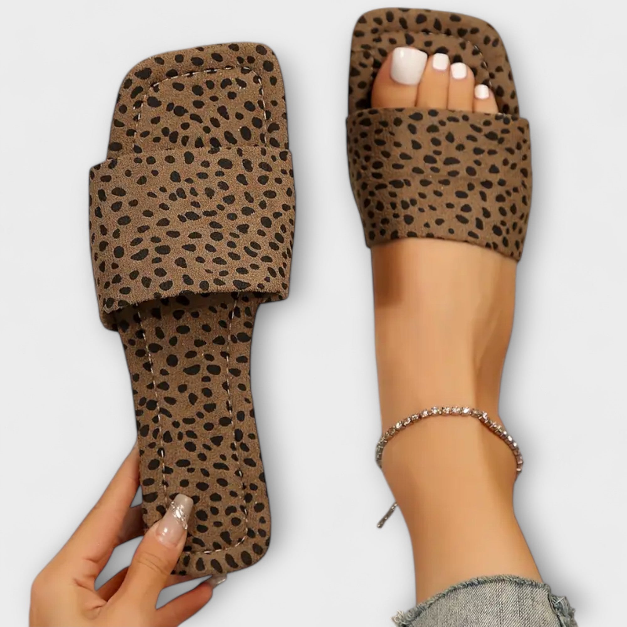 Ploché slipony s leopardím vzorem
