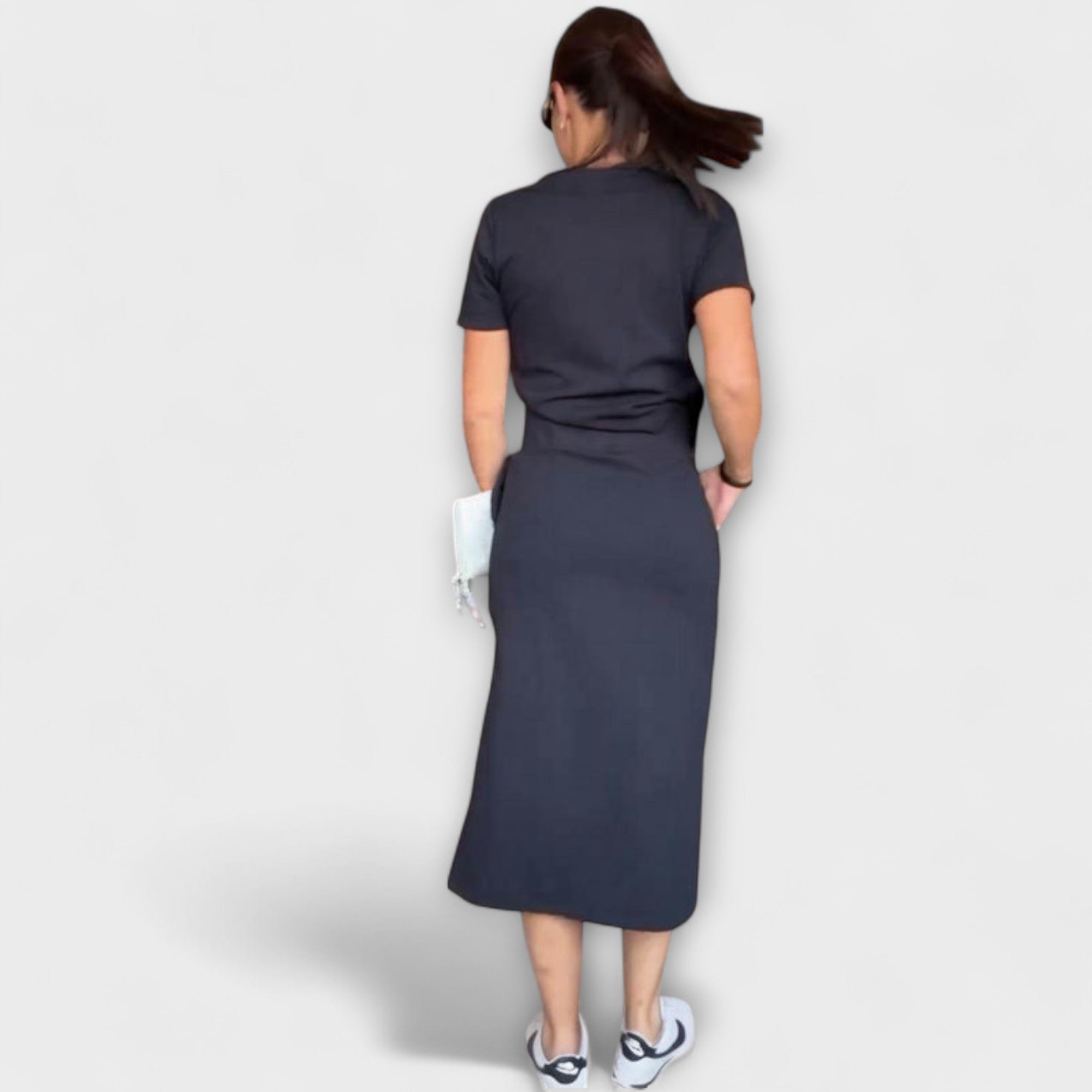 Danielle - Elegantní V-krční top s sukní